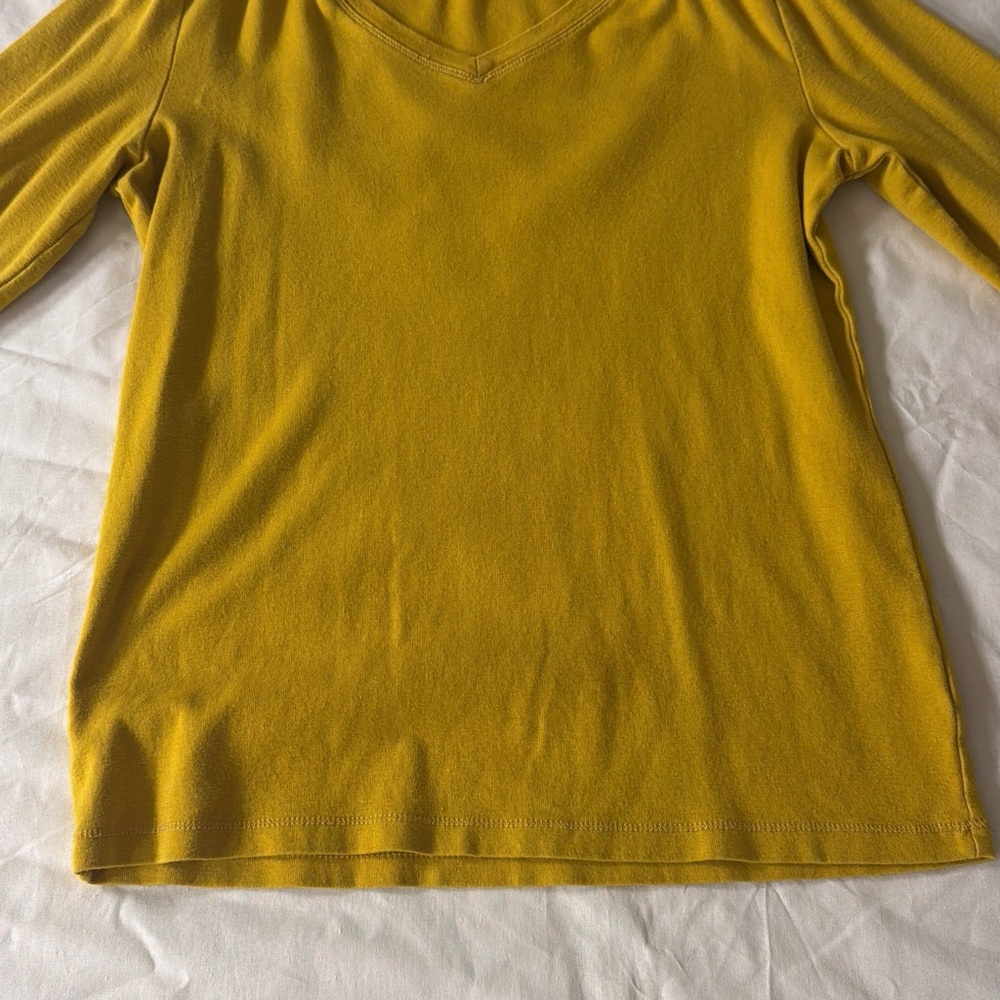 Women's Mustard V-Neck Top Jones NY